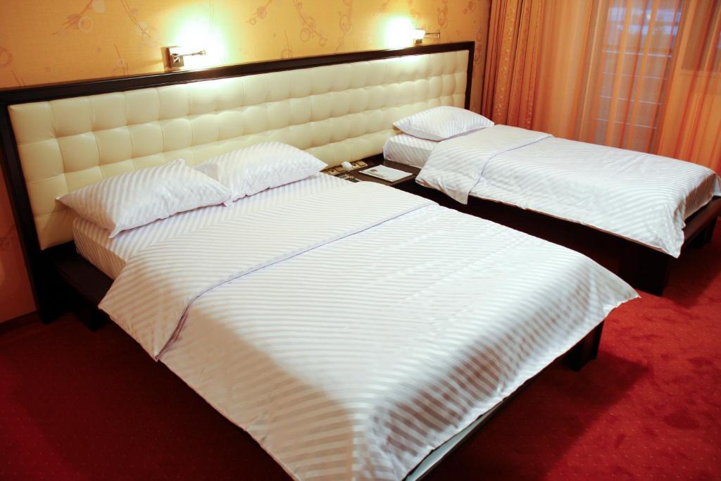 Hotel Anna Junior Târgu Jiu Стая снимка