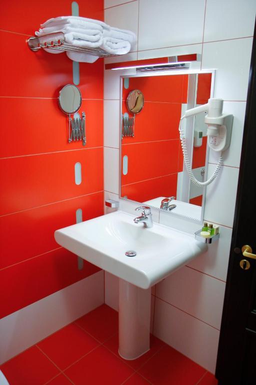 Hotel Anna Junior Târgu Jiu Стая снимка