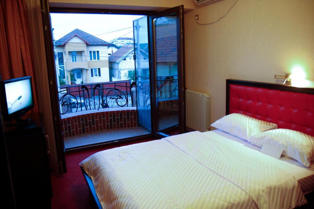 Hotel Anna Junior Târgu Jiu Стая снимка