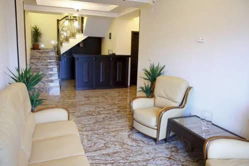 Hotel Anna Junior Târgu Jiu Екстериор снимка